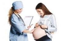 Первый визит к врачу во время беременности